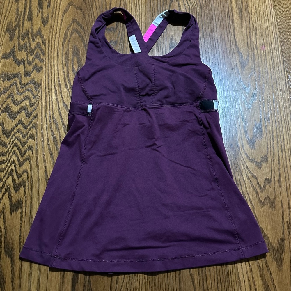 Lululemon stuff your bra cross strap back tank top size XS / S purple